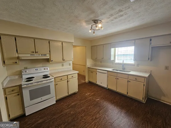 $2,000 | 144 Braelinn Courts, Peachtree City, GA 30269