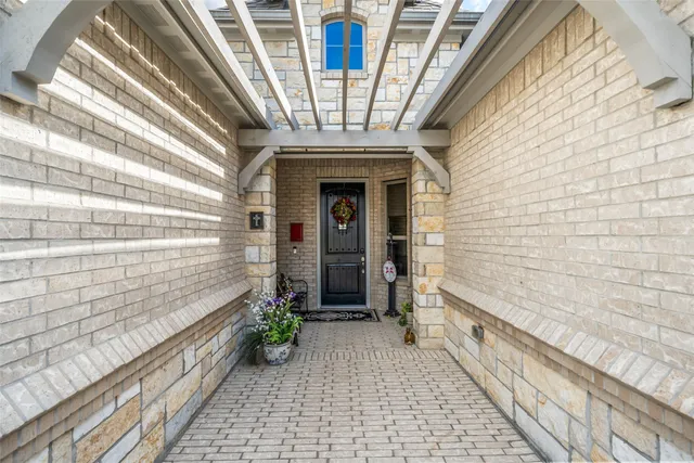 $529,700 | 5634 Fountain Villas Way, Conroe, TX 77304