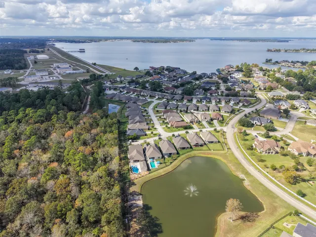 $529,700 | 5634 Fountain Villas Way, Conroe, TX 77304