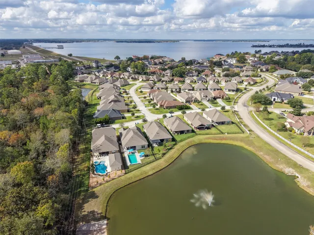 $529,700 | 5634 Fountain Villas Way, Conroe, TX 77304
