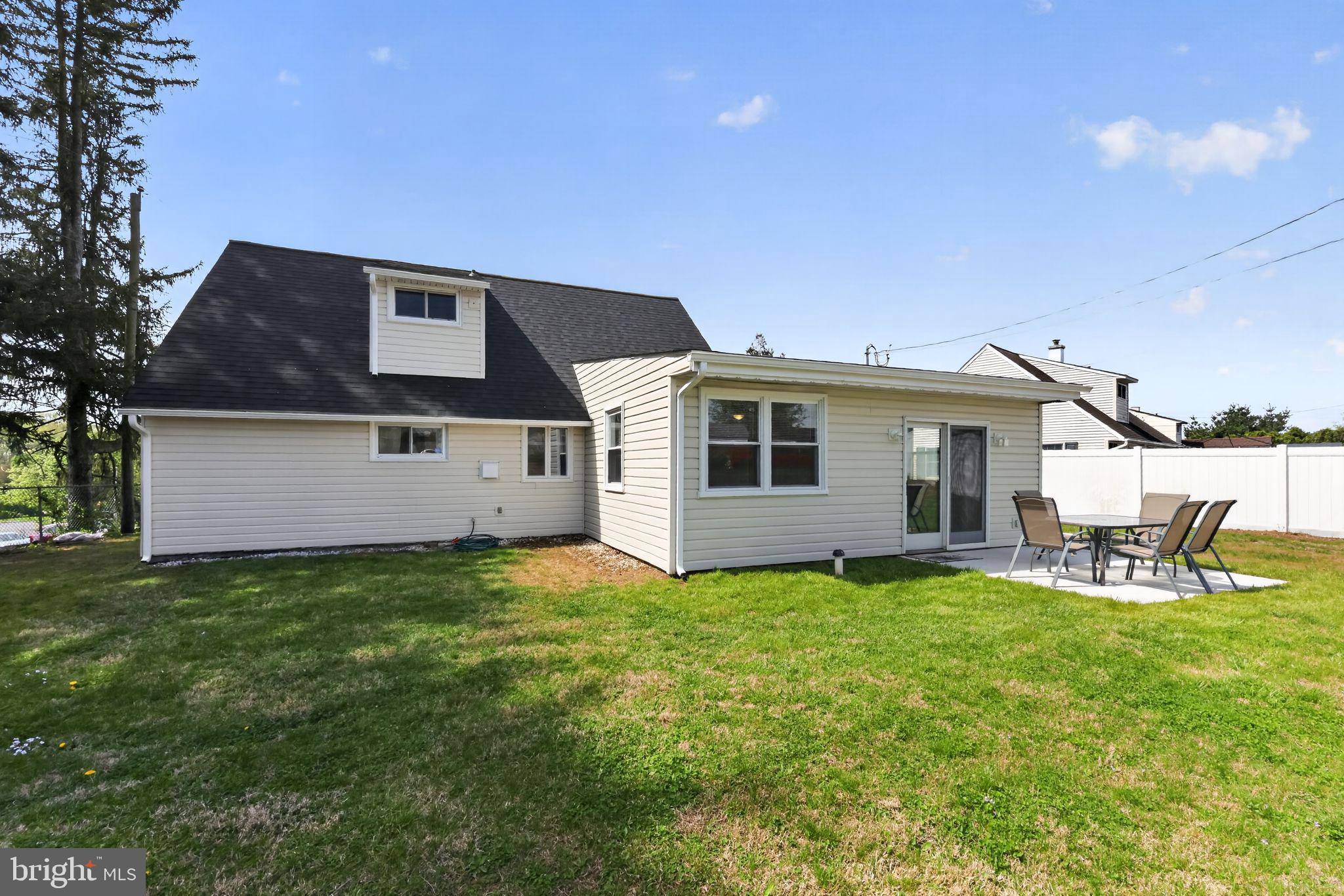 28 Jump Hill Road Levittown, PA 19056 - Photo 3 of 30