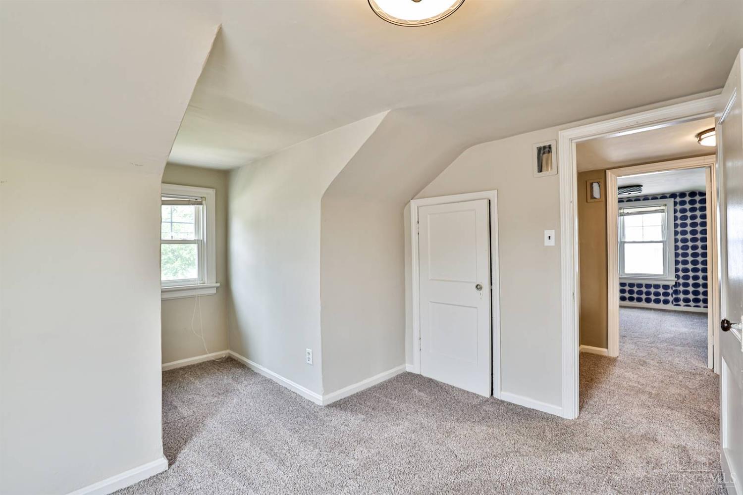 4633 Hunt Road Blue Ash, OH 45242 - Photo 23 of 32