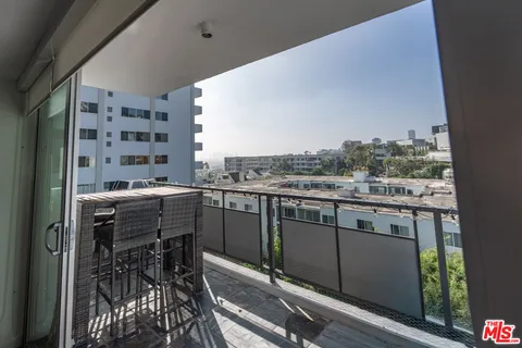 $1,199,000 | 1155 North La Cienega Boulevard, Unit 814, West Hollywood, CA 90069