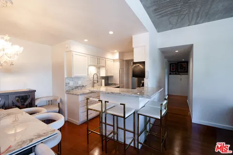 $1,199,000 | 1155 North La Cienega Boulevard, Unit 814, West Hollywood, CA 90069
