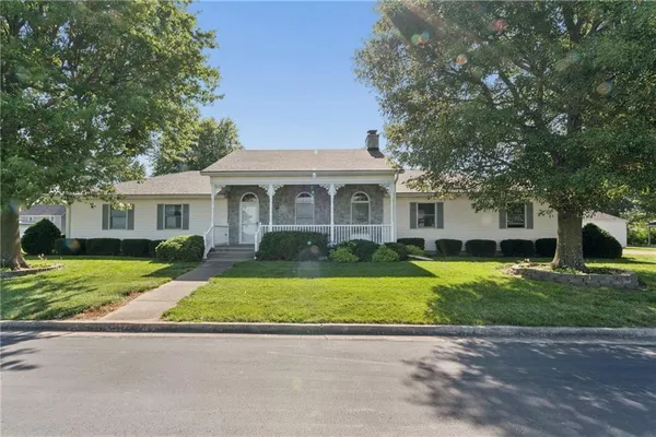 $353,000 | 209 North Mitchell Street, Alma, MO 64001