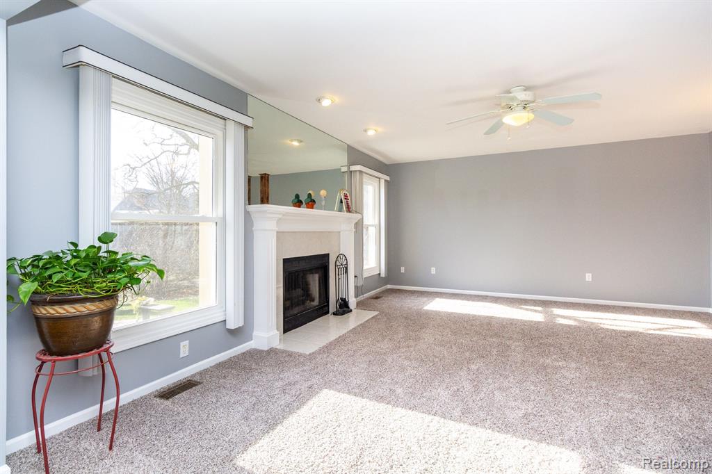 1582 Nadine Rochester Hills, MI 48307 - Photo 20 of 58