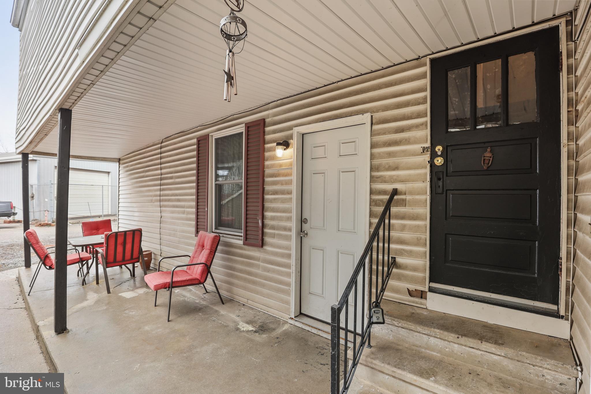 402 Broadway Hanover, PA 17331 - Photo 4 of 36