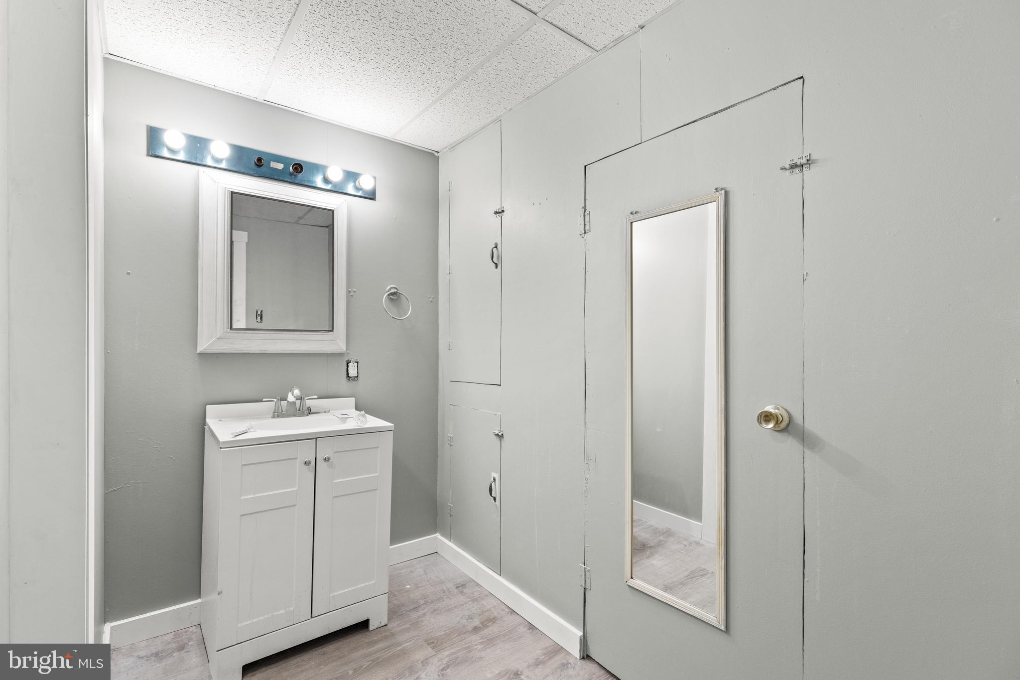 402 Broadway Hanover, PA 17331 - Photo 9 of 36