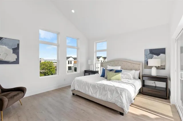 $3,350 | 727 West 10th Street, Unit 103, Dallas, TX 75208