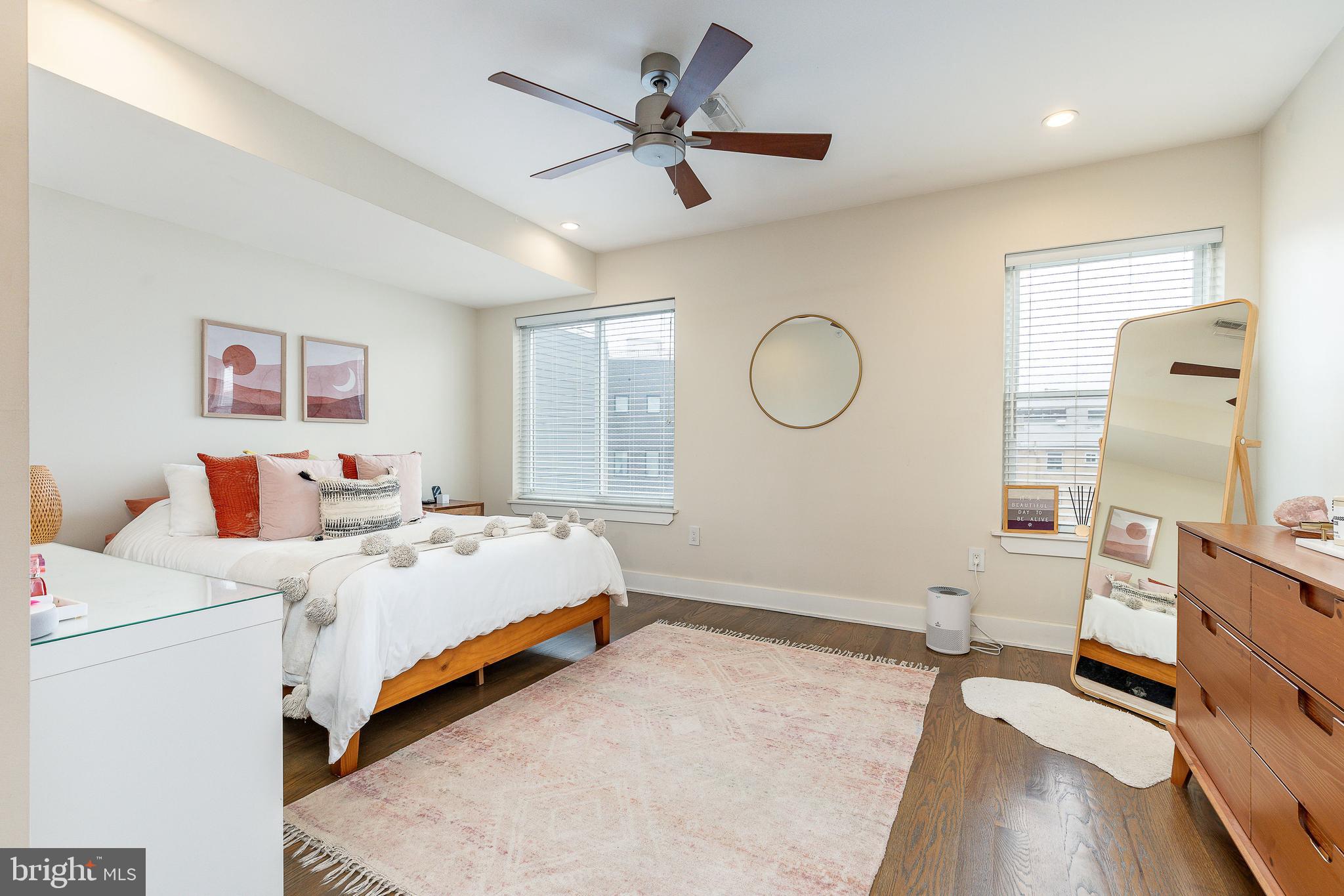 1237 North 5th Street, Unit 2 Philadelphia, PA 19122 - Photo 19 of 39 Primary suite