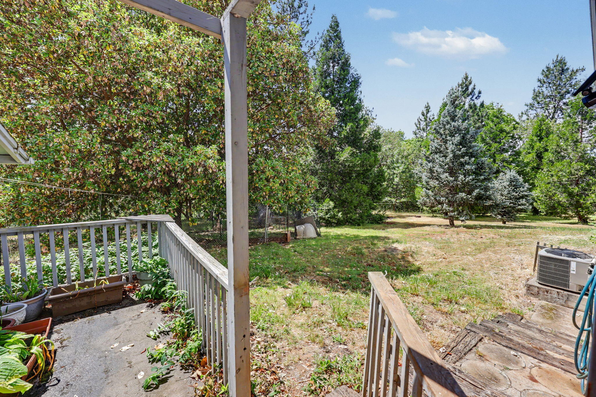 758 Summit Loop Grants Pass, OR 97527 - Photo 9 of 40