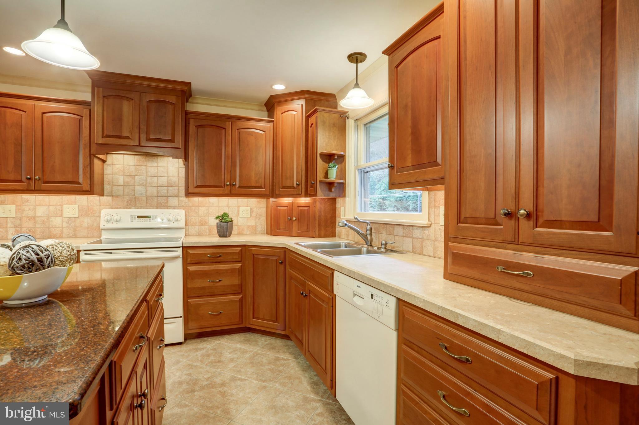 10 Snyder Hill Road Lititz, PA 17543 - Photo 14 of 38