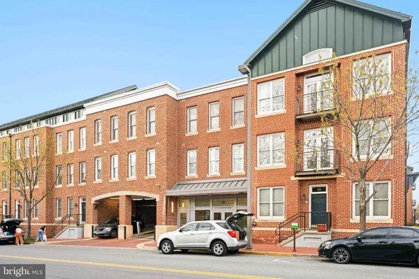 $2,900 | 35 East All Saints Street, Unit 201, Frederick, MD 21701