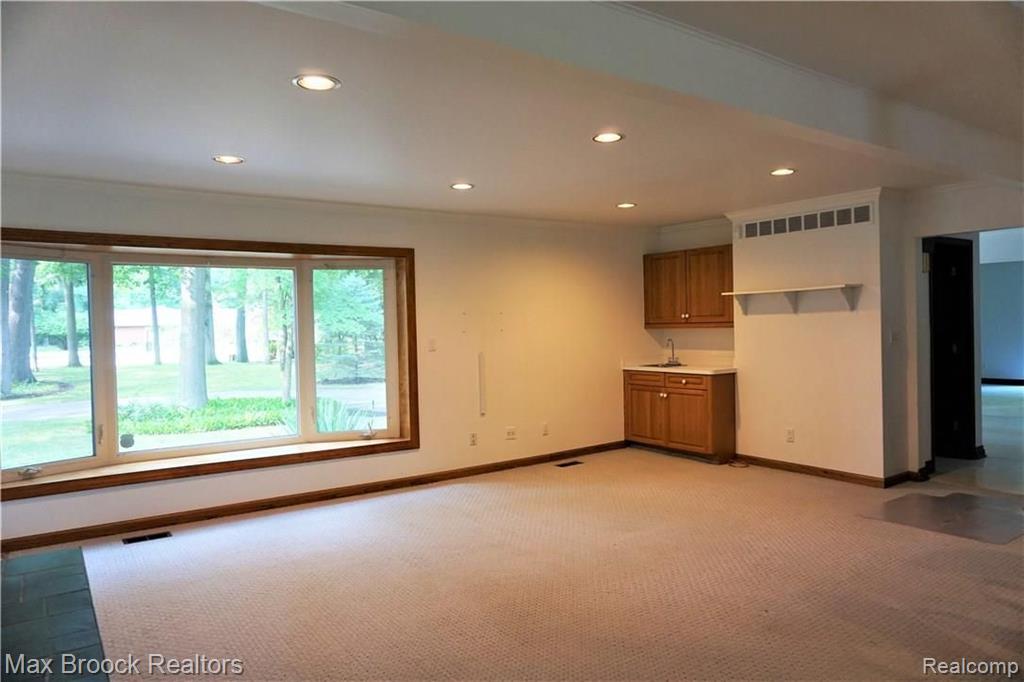 4077 Lincoln Road Bloomfield Hills, MI 48301 - Photo 16 of 30
