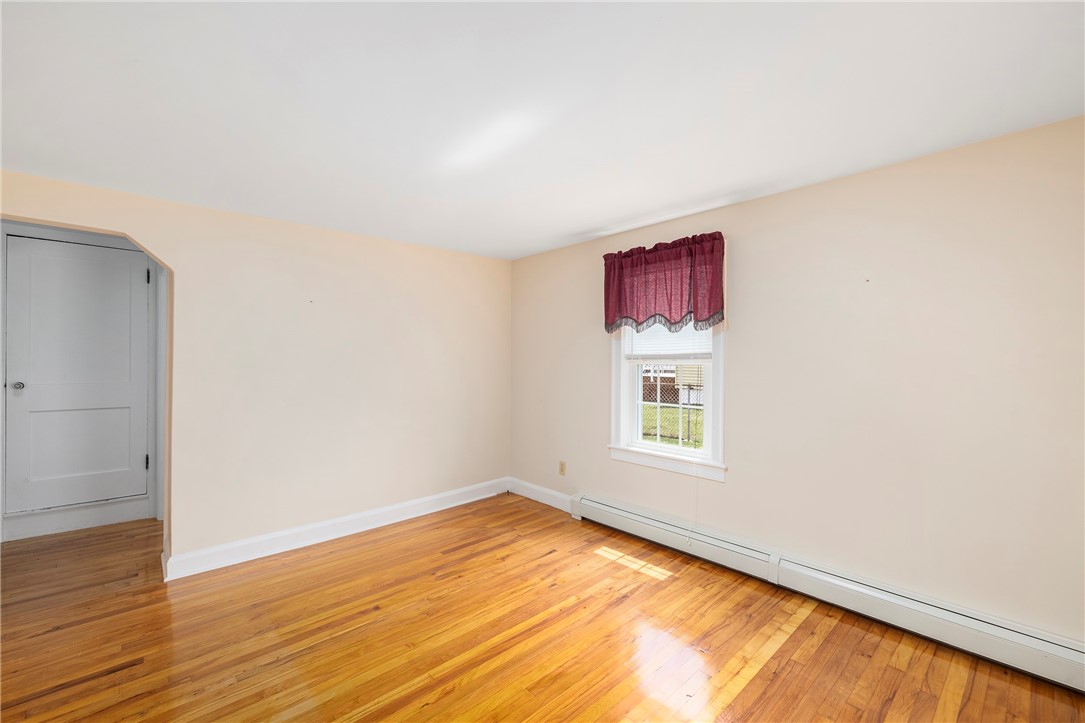 158 Tennyson Road Warwick, RI 02888 - Photo 14 of 32 Living room