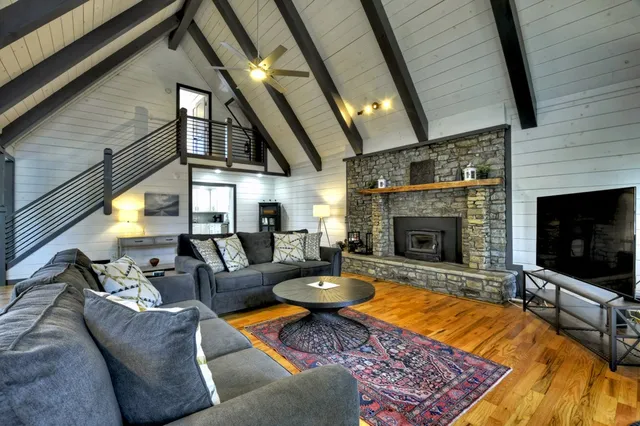 $1,175,000 | 121 Ciderhouse Lane, Blue Ridge, GA 30513