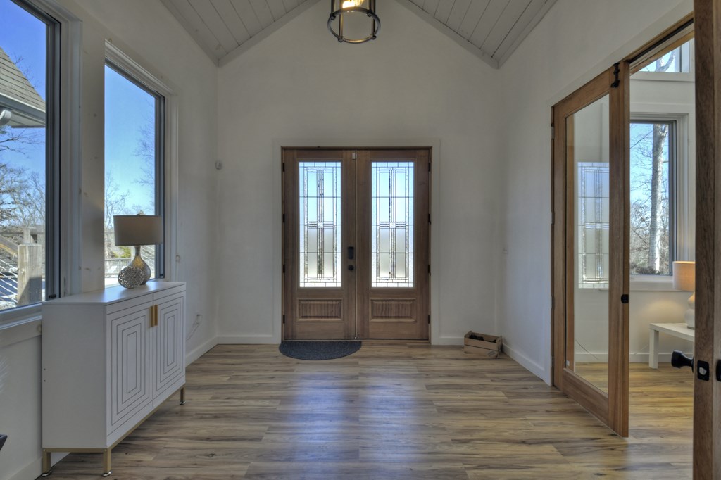 121 Ciderhouse Lane Blue Ridge, GA 30513 - Photo 7 of 69 Foyer