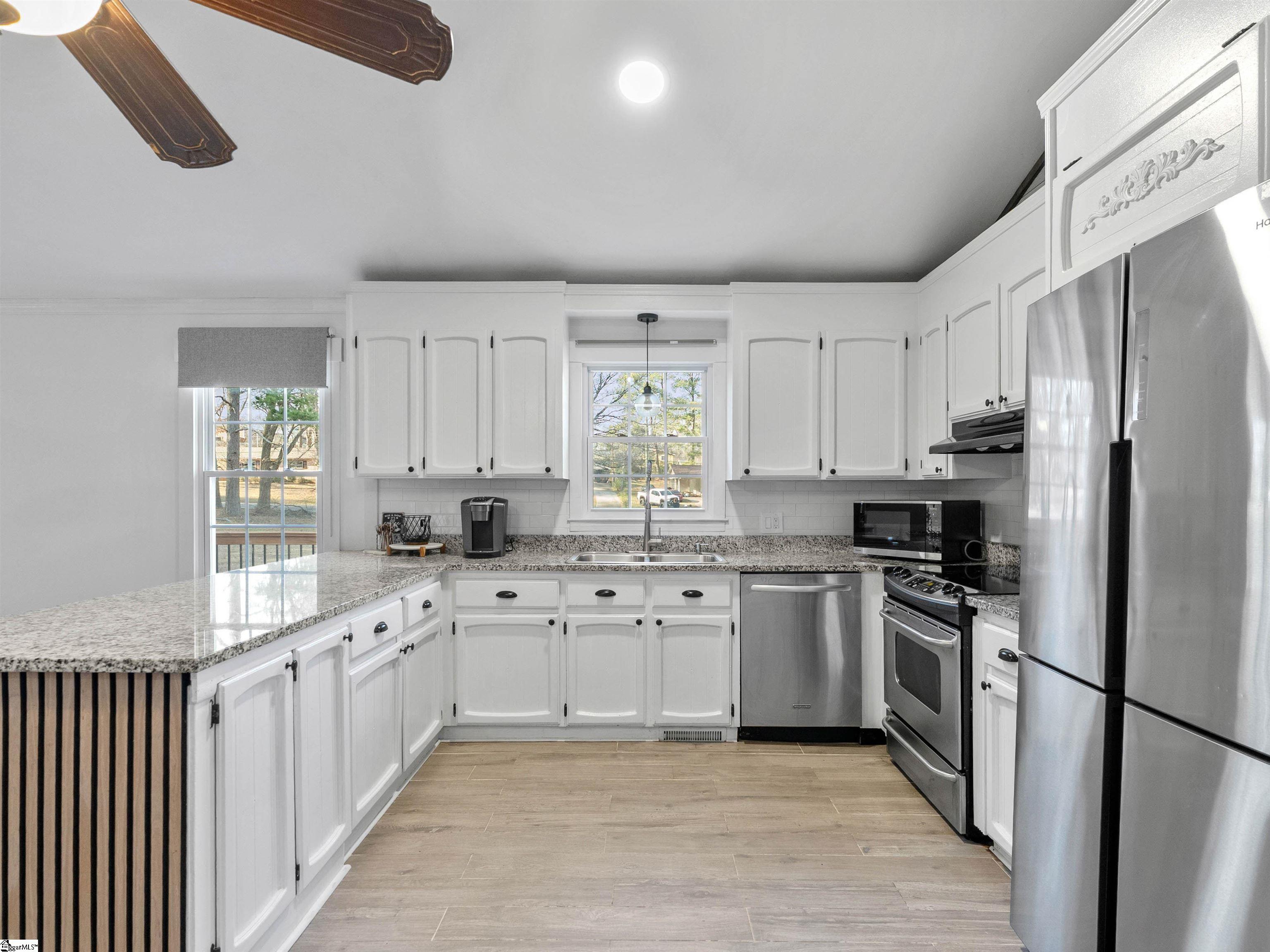 220 Pleasant Drive Greer, SC 29651 - Photo 13 of 29