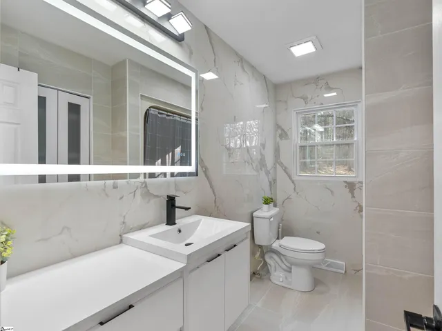 $440,000 | 220 Pleasant Drive, Greer, SC 29651