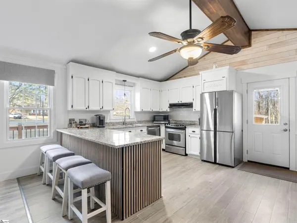 $389,900 | 220 Pleasant Drive, Greer, SC 29651