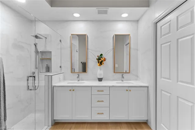 $550,000 | 1960 Willow Bend Circle, Unit 102, Naples, FL 34109