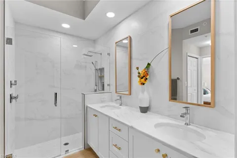 $550,000 | 1960 Willow Bend Circle, Unit 102, Naples, FL 34109