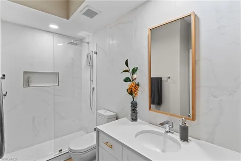 $550,000 | 1960 Willow Bend Circle, Unit 102, Naples, FL 34109