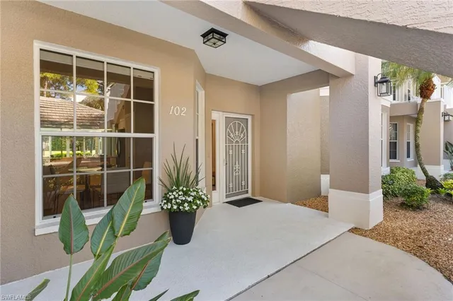 $550,000 | 1960 Willow Bend Circle, Unit 102, Naples, FL 34109