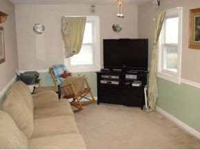 1699 South Wesley Chapel Road Greeneville, TN 37745 - Photo 6 of 13 Living Room
