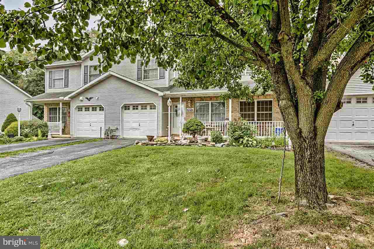 2916 Robin Road York, PA 17404 - Photo 2 of 33 Gallery Image 2