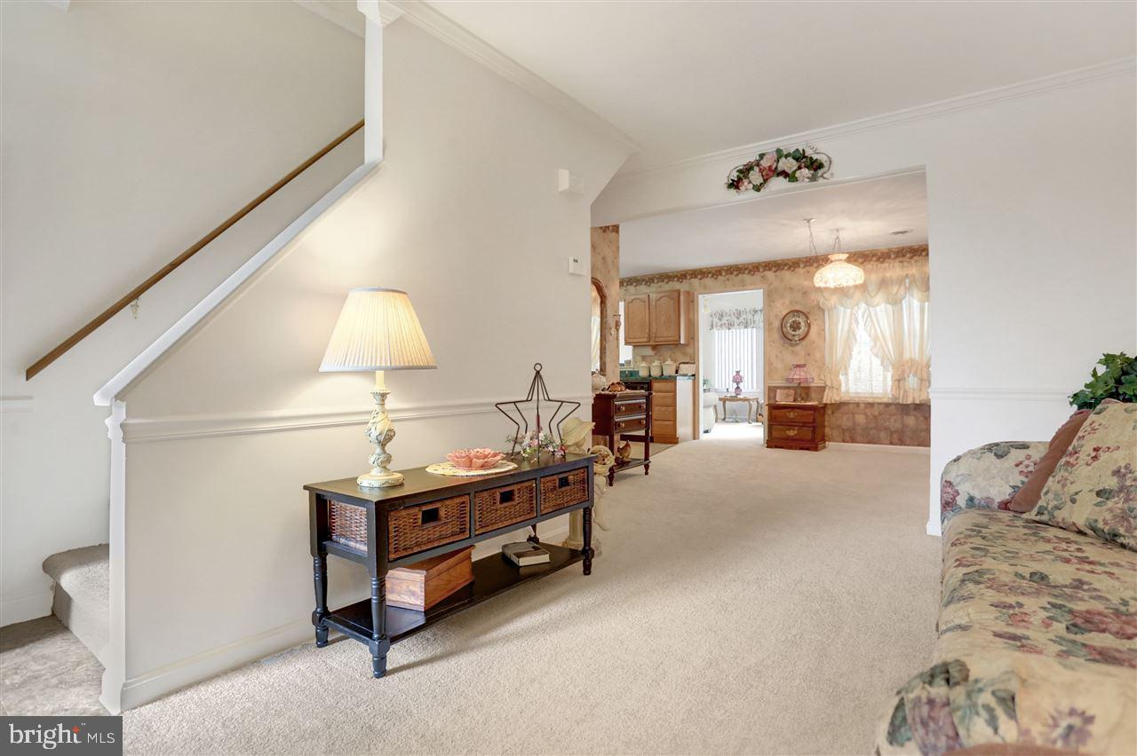 2916 Robin Road York, PA 17404 - Photo 4 of 33 Gallery Image 4