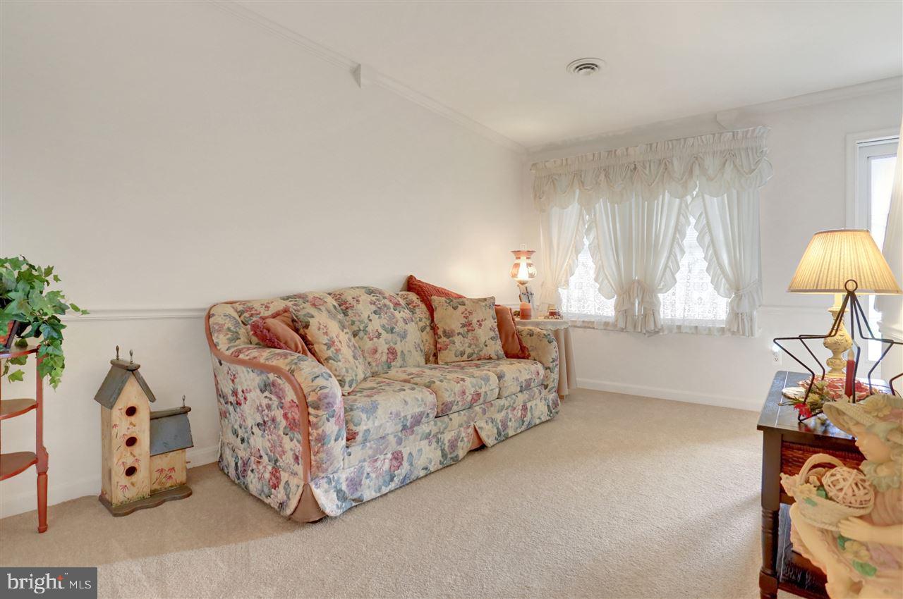 2916 Robin Road York, PA 17404 - Photo 6 of 33 Gallery Image 6