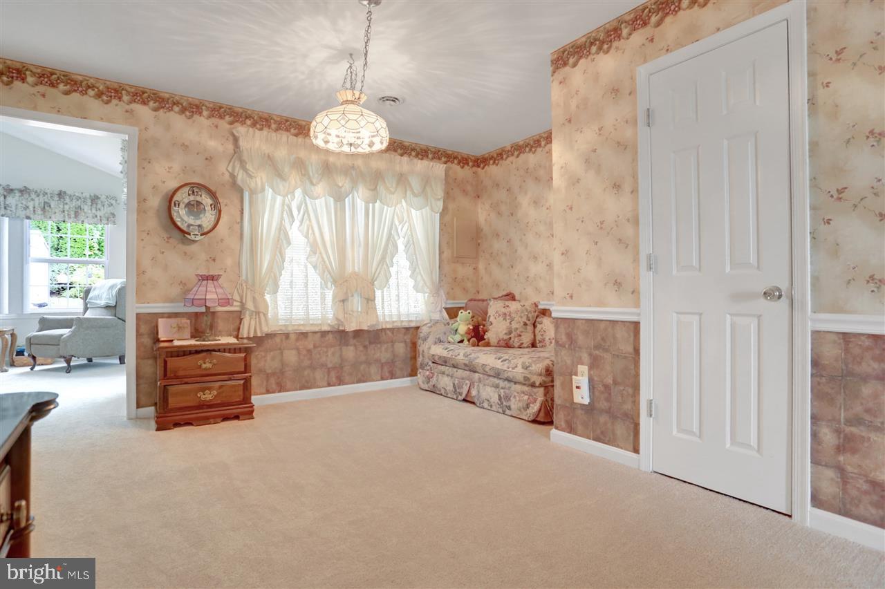 2916 Robin Road York, PA 17404 - Photo 8 of 33 Gallery Image 8