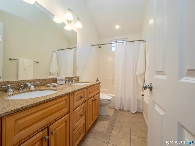 $719,000 | 15 Lookout Drive, Ridgefield, CT 06877