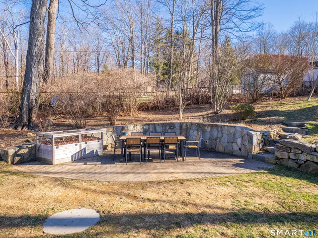 $719,000 | 15 Lookout Drive, Ridgefield, CT 06877