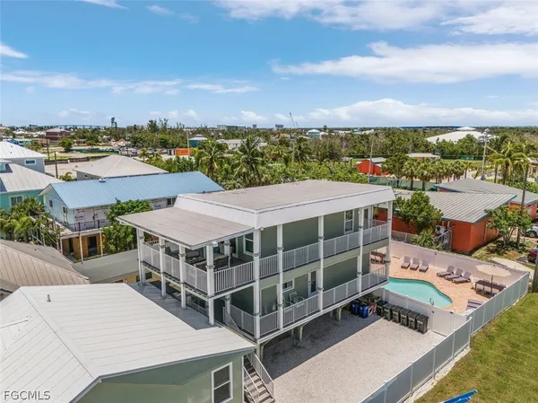 $2,295,000 | 2633 Estero Boulevard, Fort Myers Beach, FL 33931