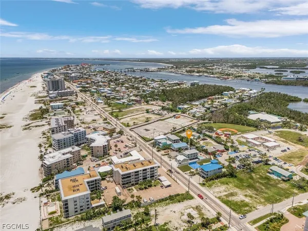 $2,295,000 | 2633 Estero Boulevard, Fort Myers Beach, FL 33931