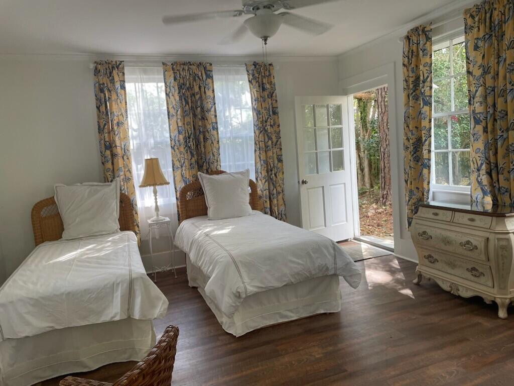 458 Hampton Street Walterboro, SC 29488 - Photo 27 of 41 INnerior Guest House