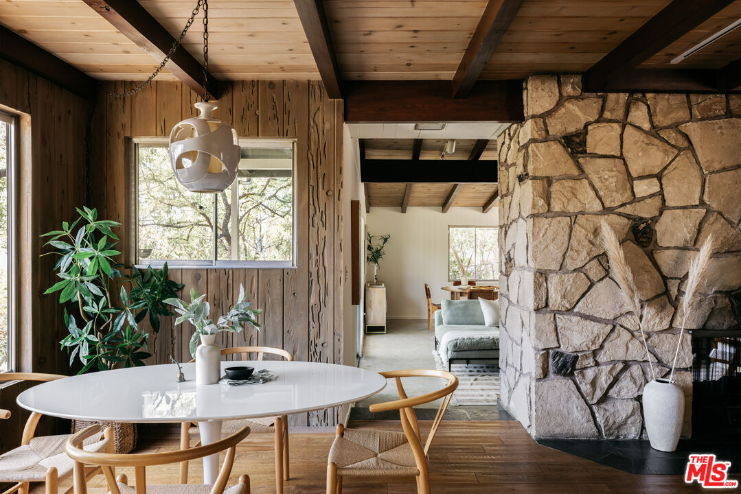 580 Cocopan Drive Altadena, CA 91001 - Photo 4 of 29 a view of a dining room with furniture and wooden floor