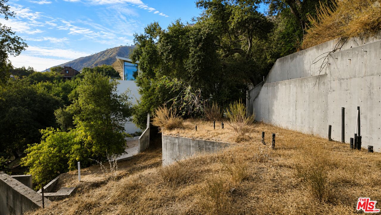 3577 Shaw Ranch Road Pasadena, CA 91107 - Photo 11 of 14 Gallery Image 11