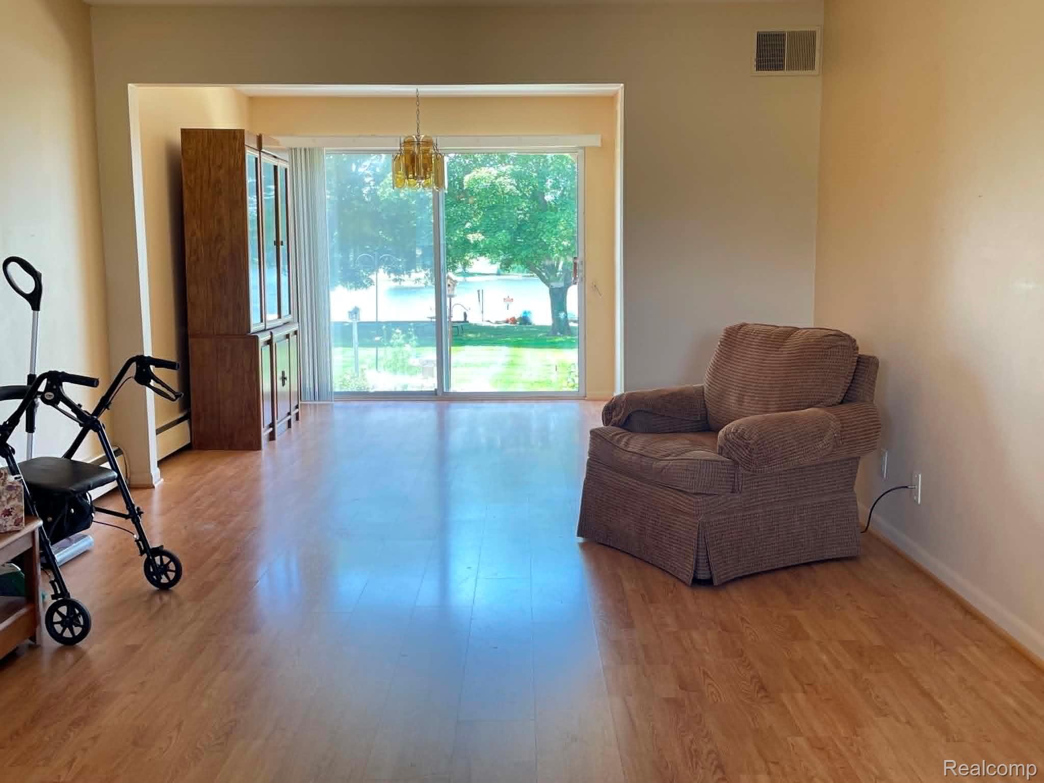 26965 Milford Road, Unit 37 New Hudson, MI 48165 - Photo 5 of 15 cfaf9138-452c-4176-bae6-c933f5da6cb3.jpg