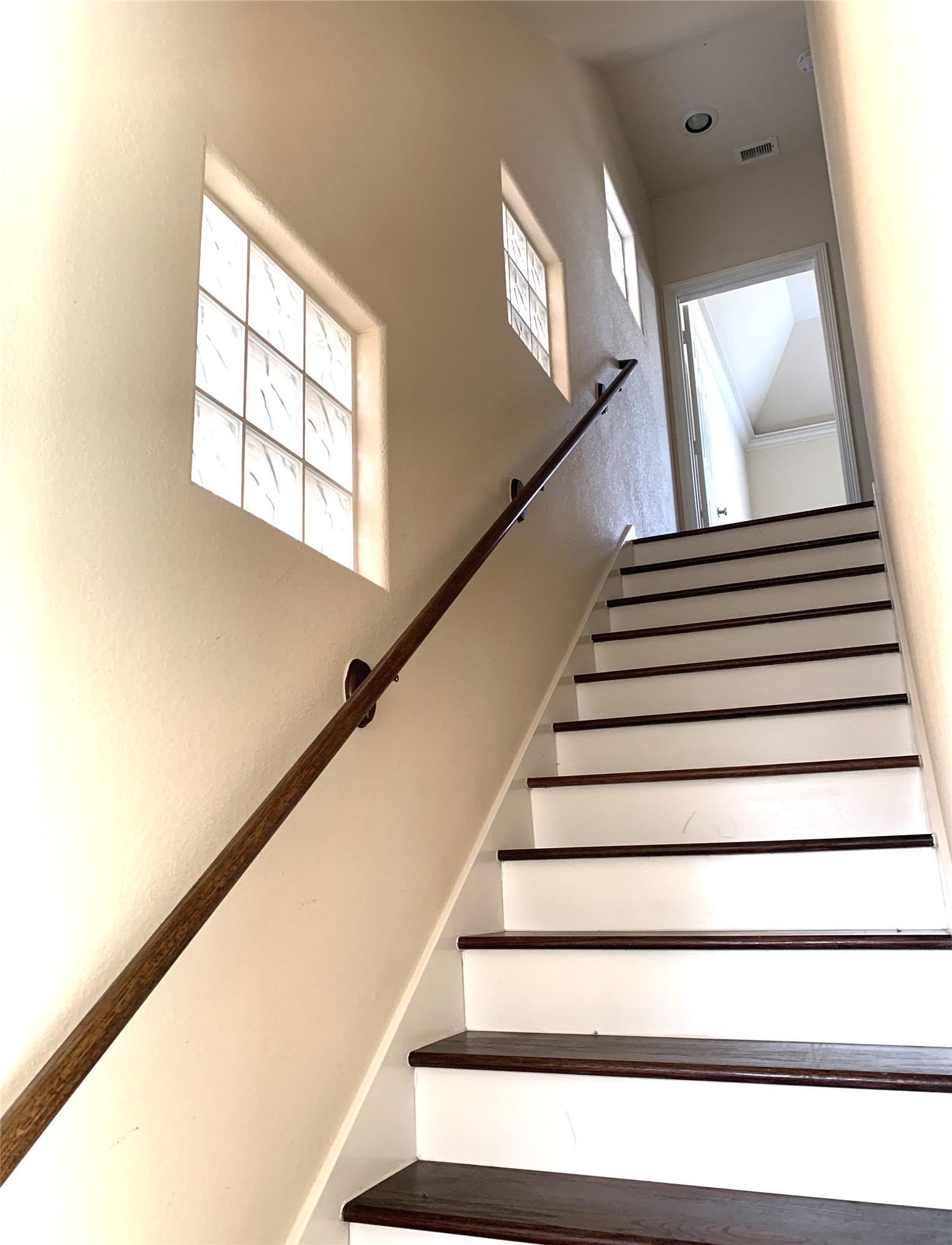 3021 Kisling Street Houston, TX 77021 - Photo 13 of 27 a view of entryway