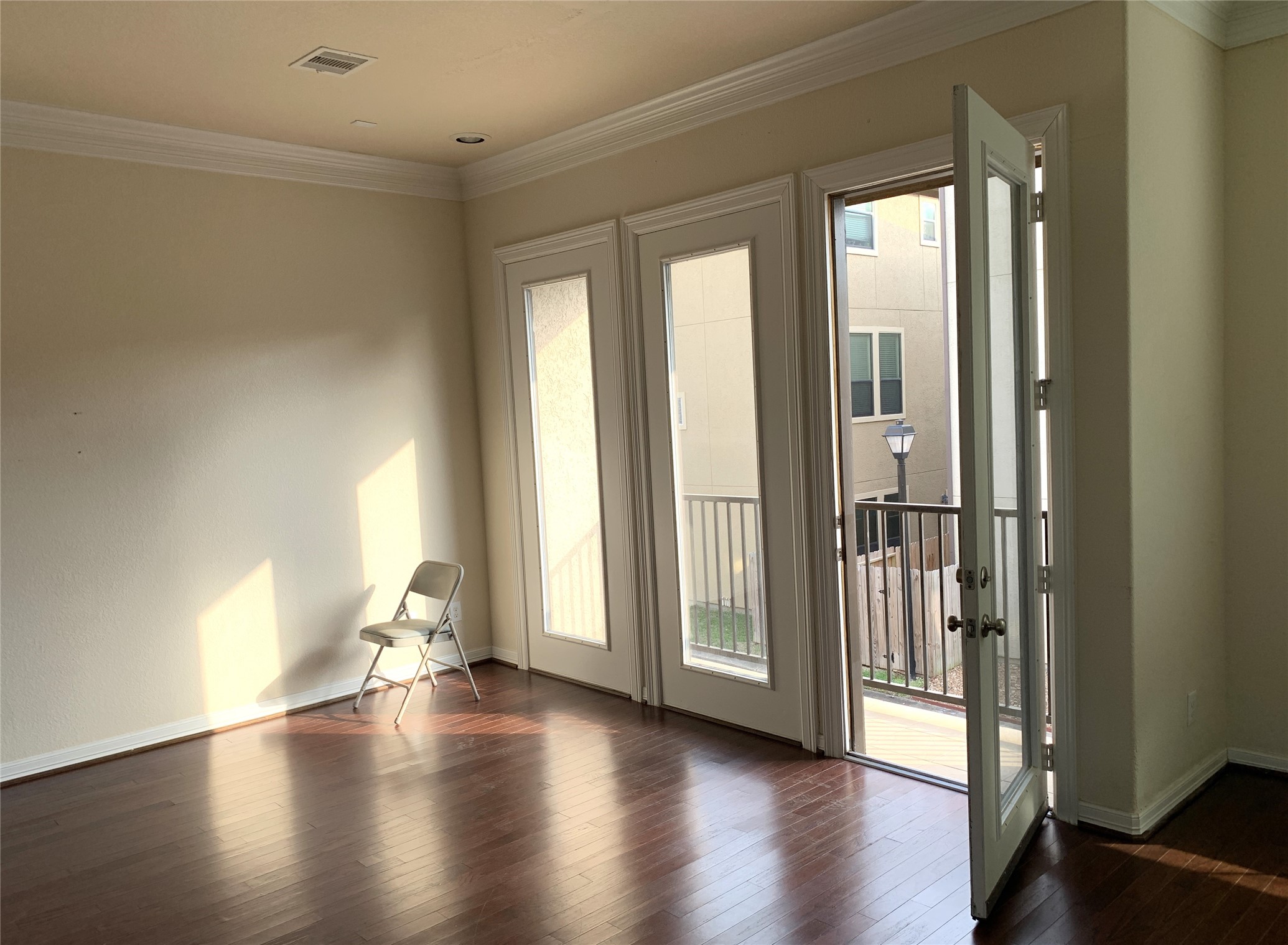 3021 Kisling Street Houston, TX 77021 - Photo 5 of 27 a view of livingroom with furniture and wooden floor