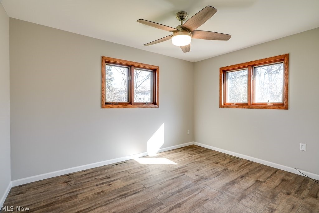 1219 Haverston Road Lyndhurst, OH 44124 - Photo 16 of 34