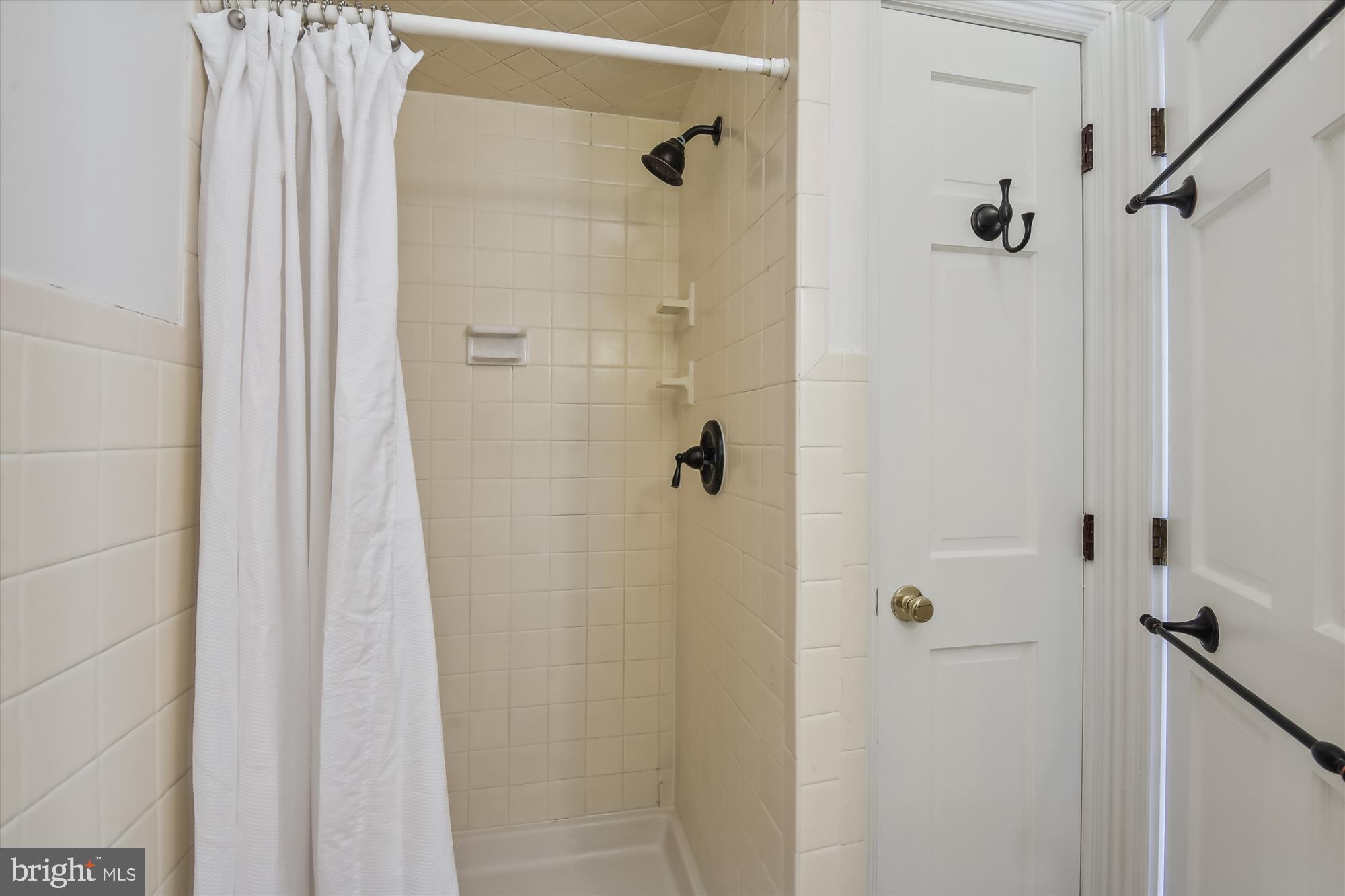 9520 Riley Road Silver Spring, MD 20910 - Photo 40 of 86 Full Bath in the Primary Bedroom