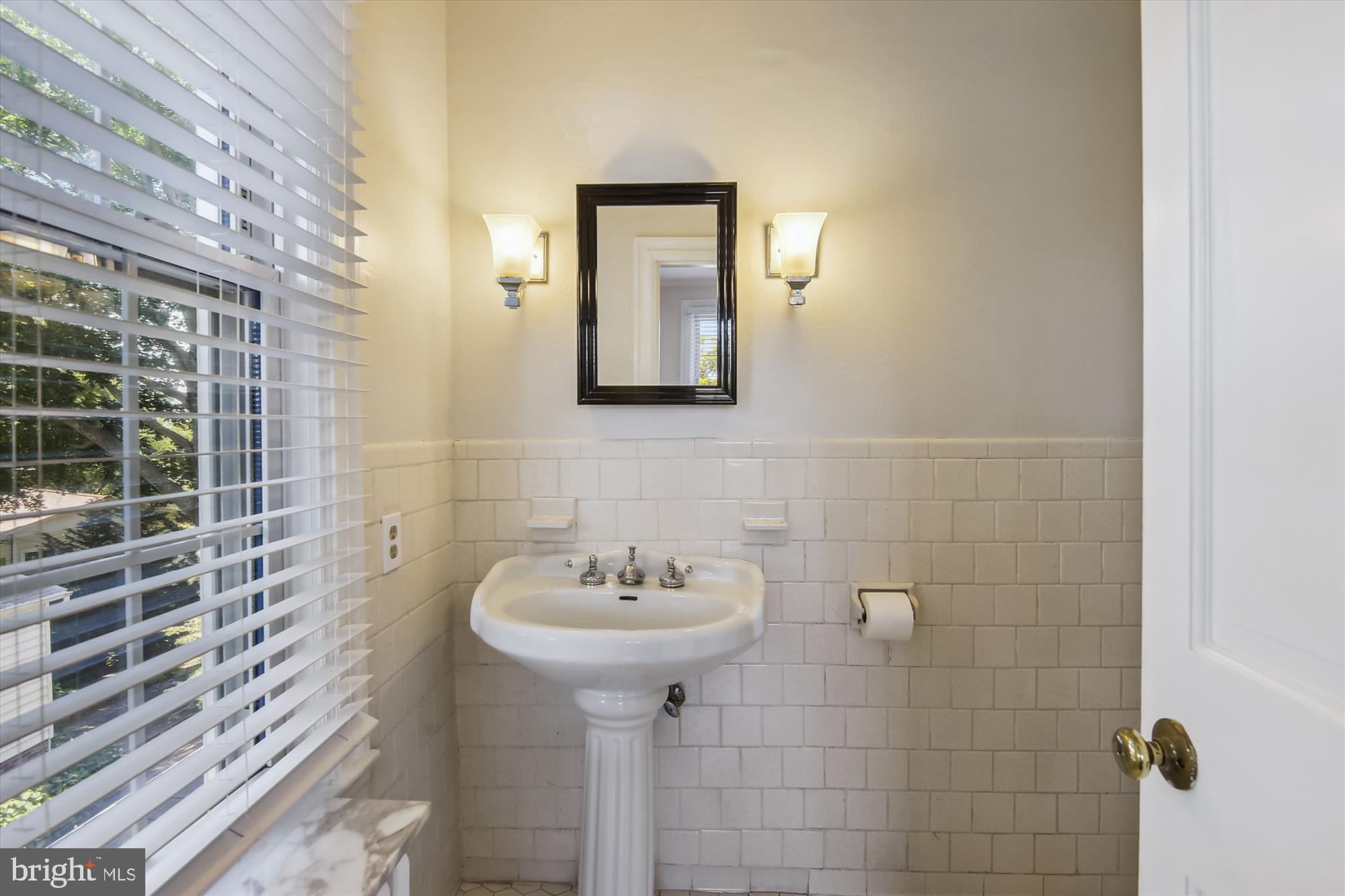 9520 Riley Road Silver Spring, MD 20910 - Photo 44 of 86 Ensuite Bath in 2nd Primary Bedroom
