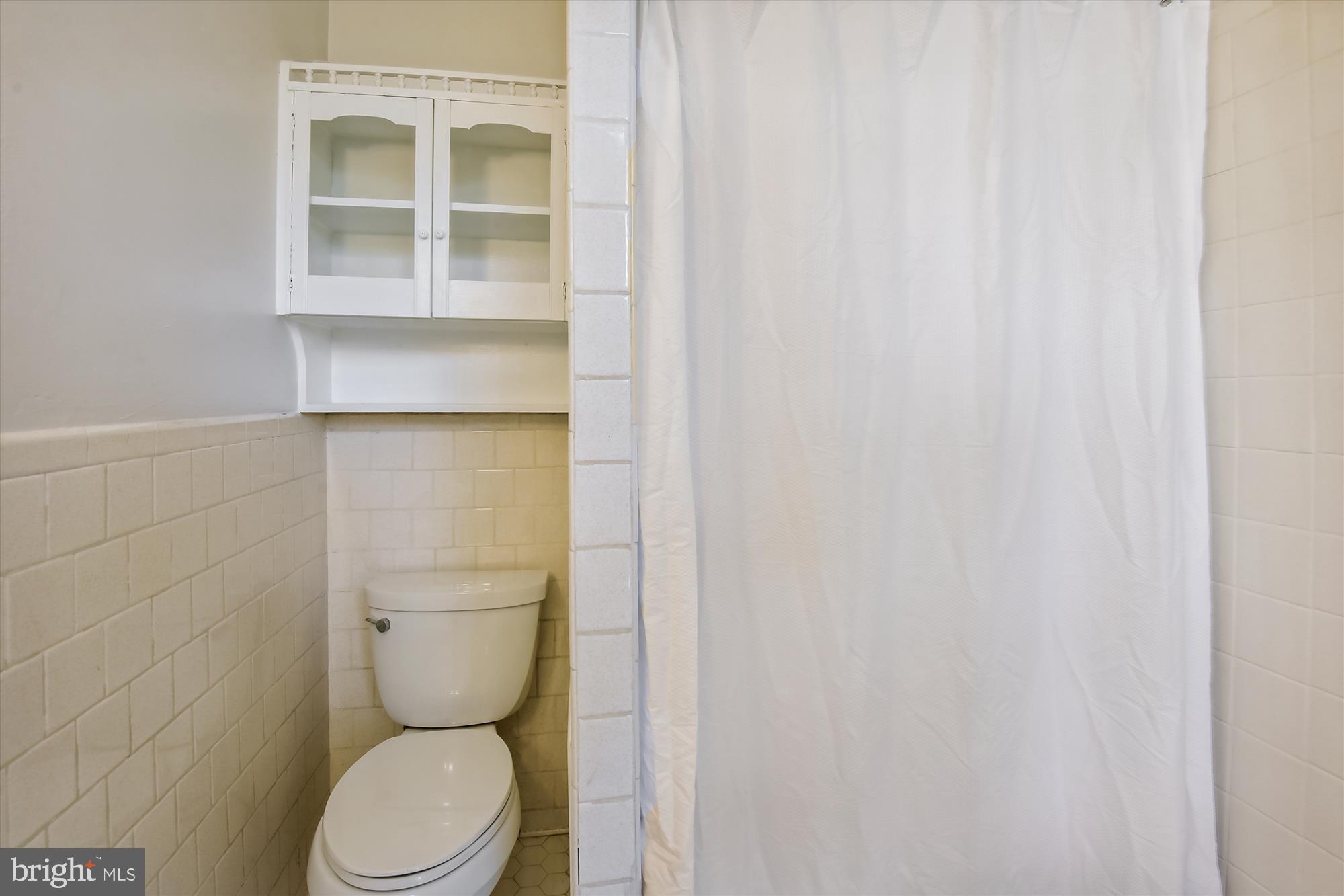 9520 Riley Road Silver Spring, MD 20910 - Photo 45 of 86 Ensuite Bath in 2nd Primary Bedroom