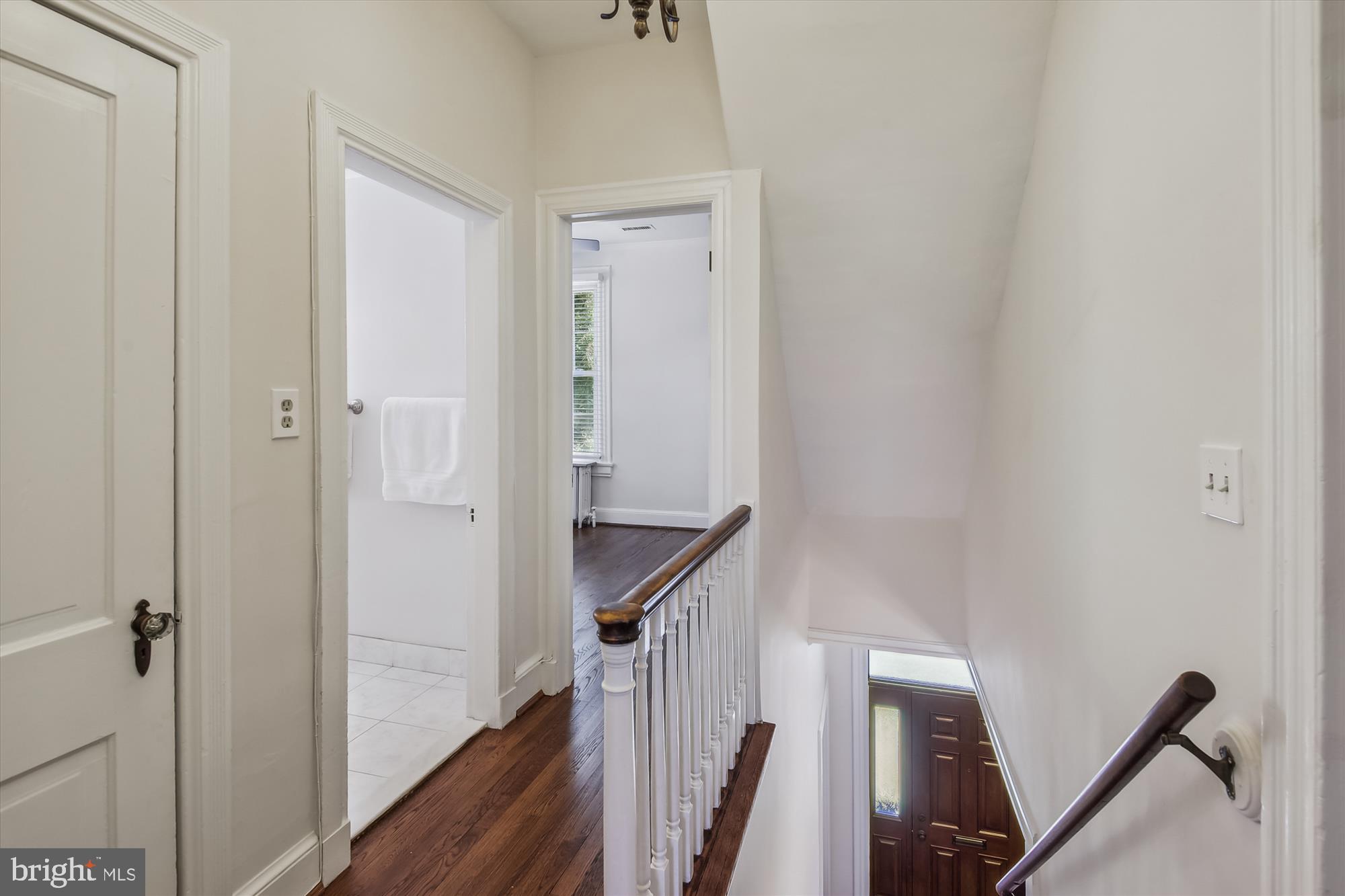 9520 Riley Road Silver Spring, MD 20910 - Photo 48 of 86 Upper Level Hallway