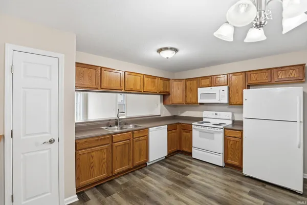 $239,900 | 10232 Archstone Cove, New Haven, IN 46774