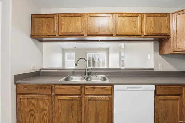 $239,900 | 10232 Archstone Cove, New Haven, IN 46774